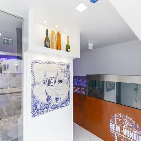Charming 1-bed W A C, Wifi Apartment Quarteira